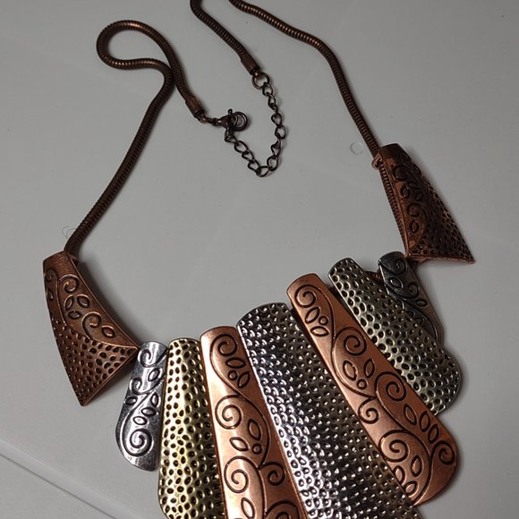 22 Inch Multi Tone Statement Necklace - Picture 3 of 8